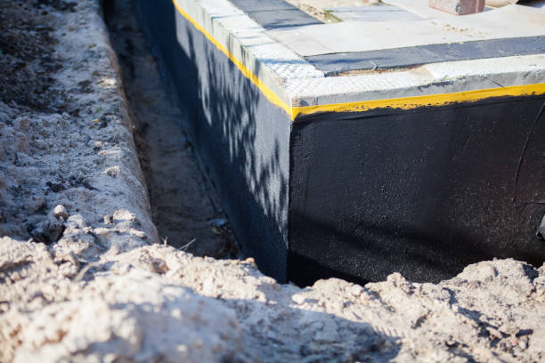 Professional Vapor Barrier Installation technician working in Fountain, MI